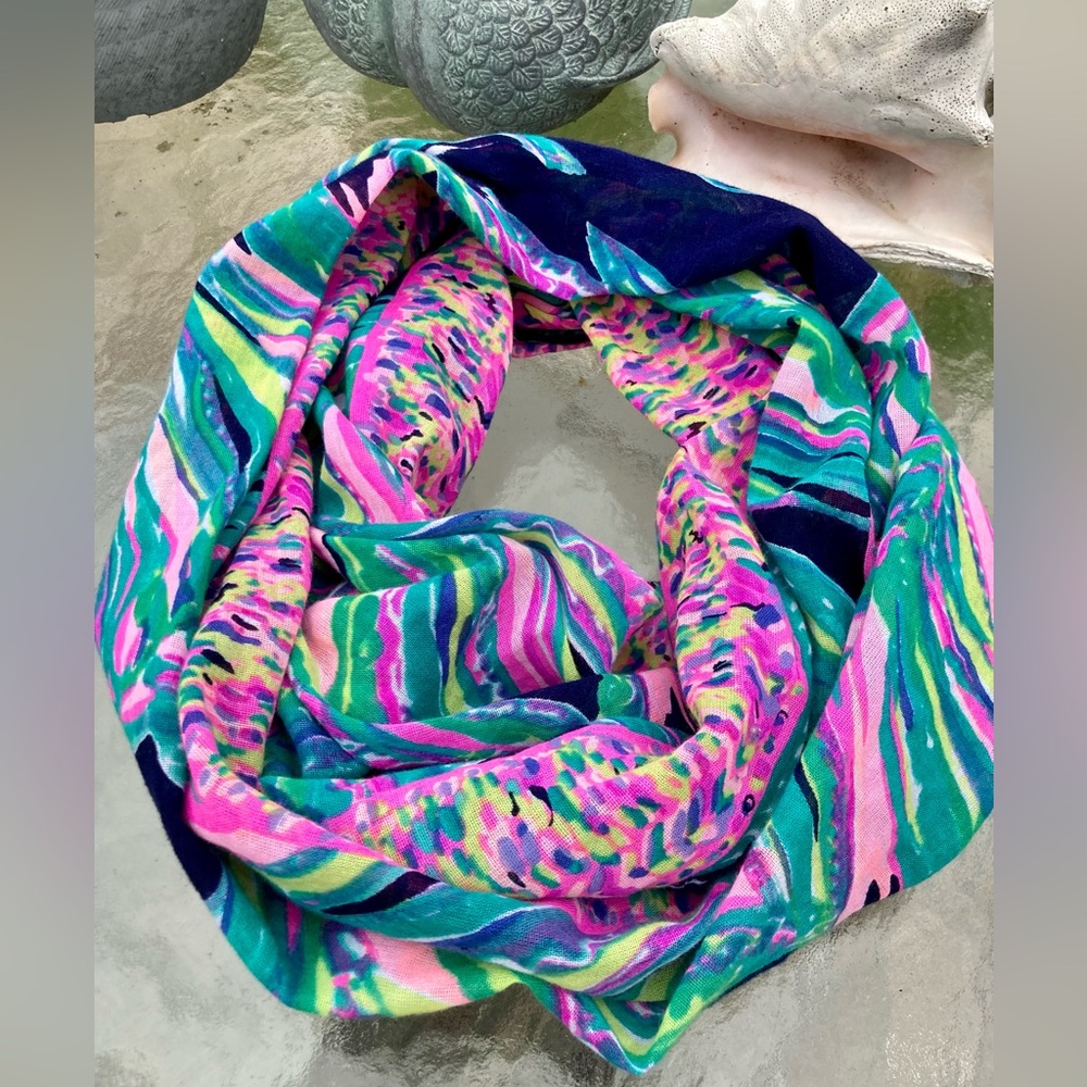 Lilly Pulitzer Vibrant Tropical Print Infinity Scarf Resort Luxury Vintage EUC - Picture 2 of 14